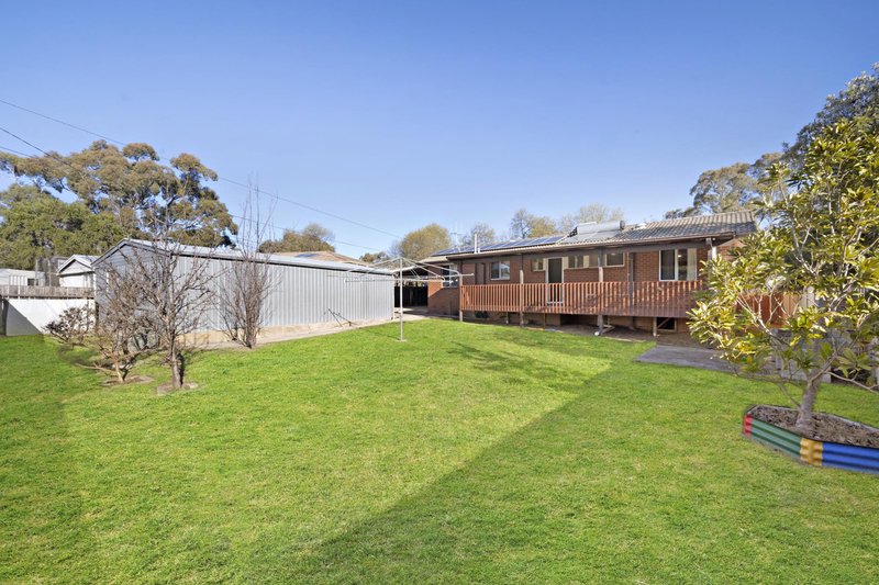 Photo - 28 Lindrum Crescent, Holt ACT 2615 - Image 11