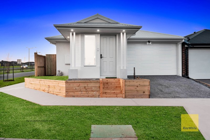Photo - 28 Livestock Street, Tarneit VIC 3029 - Image 2