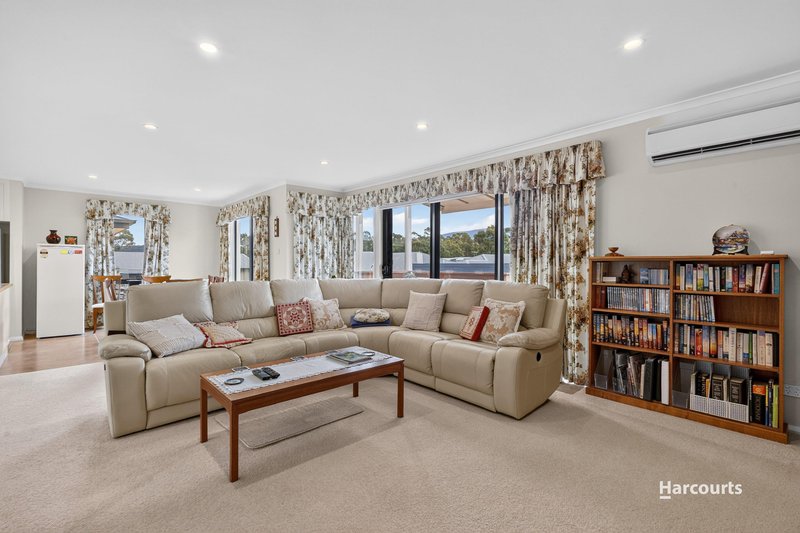 Photo - 2/8 Lomandra Drive, Blackmans Bay TAS 7052 - Image 2
