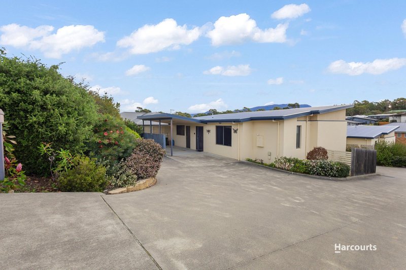 Photo - 2/8 Lomandra Drive, Blackmans Bay TAS 7052 - Image 5