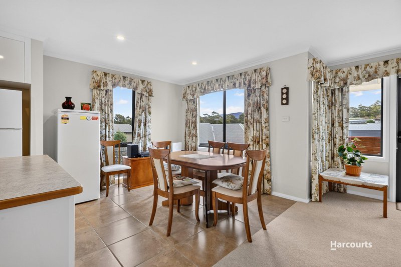 Photo - 2/8 Lomandra Drive, Blackmans Bay TAS 7052 - Image 7