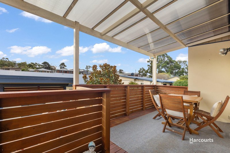 Photo - 2/8 Lomandra Drive, Blackmans Bay TAS 7052 - Image 9