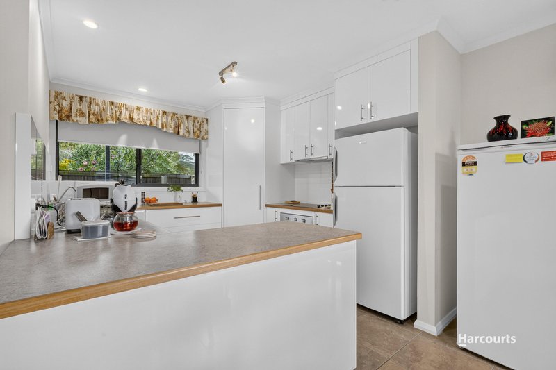 Photo - 2/8 Lomandra Drive, Blackmans Bay TAS 7052 - Image 10