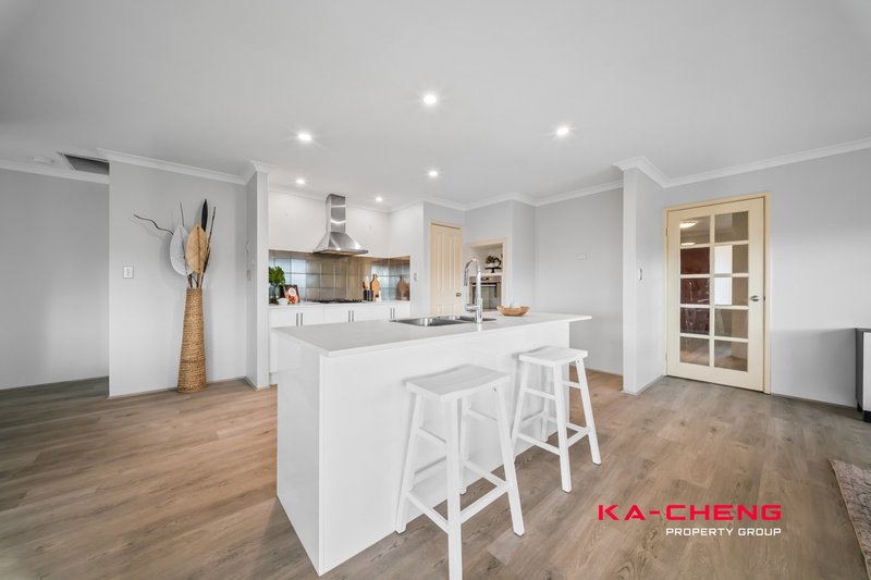 Photo - 28 Lookout Circle, Ellenbrook WA 6069 - Image 1