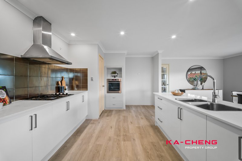 Photo - 28 Lookout Circle, Ellenbrook WA 6069 - Image 2