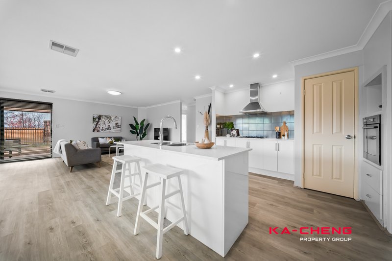 Photo - 28 Lookout Circle, Ellenbrook WA 6069 - Image 4
