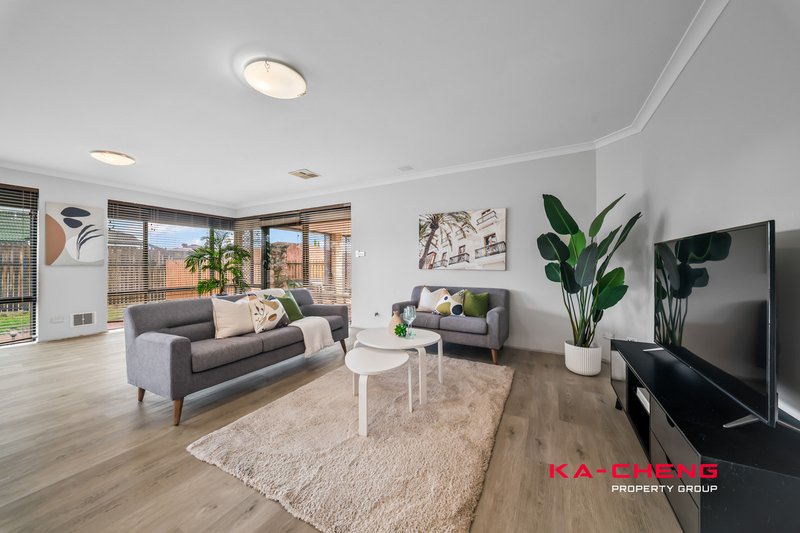 Photo - 28 Lookout Circle, Ellenbrook WA 6069 - Image 9