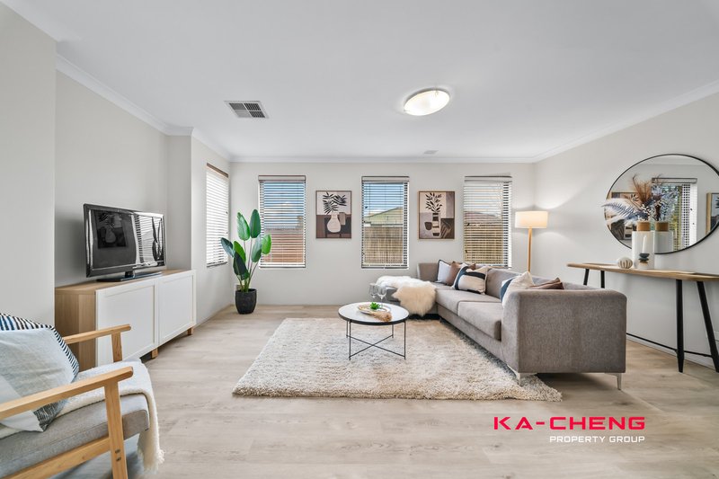 Photo - 28 Lookout Circle, Ellenbrook WA 6069 - Image 15
