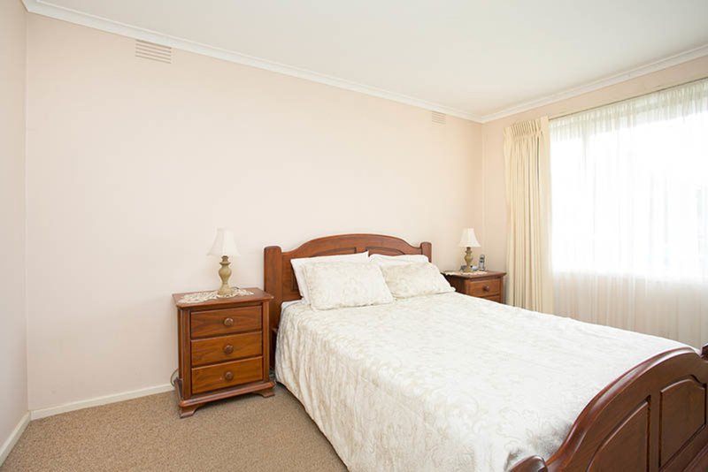 Photo - 28 Louise Street, Lalor VIC 3075 - Image 6