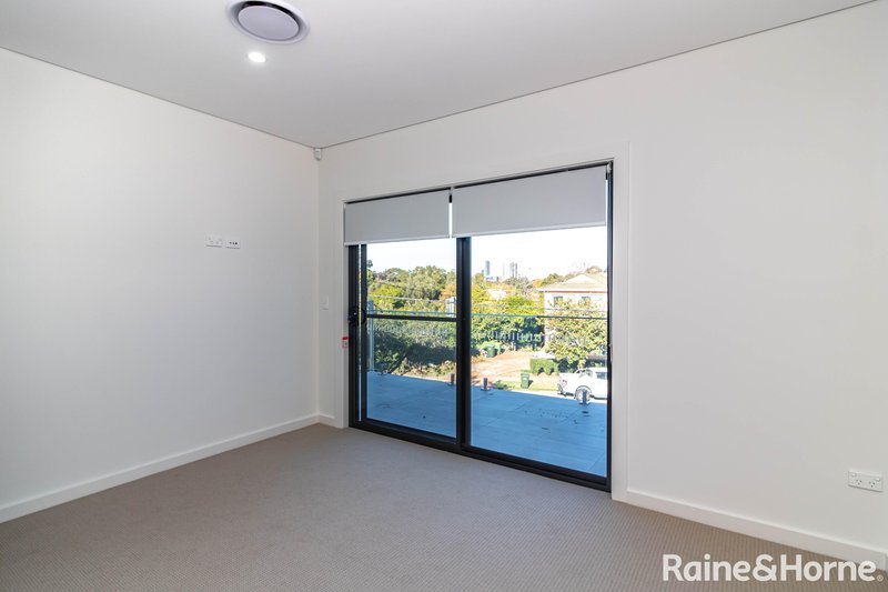 Photo - 28 Lower Mount Street, Wentworthville NSW 2145 - Image 8