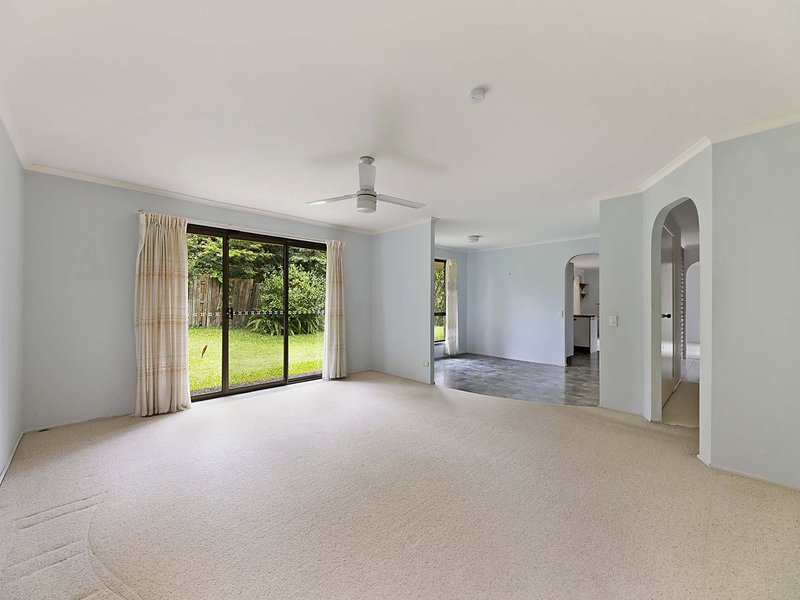 Photo - 28 Lurnea Crescent, Mountain Creek QLD 4557 - Image 8