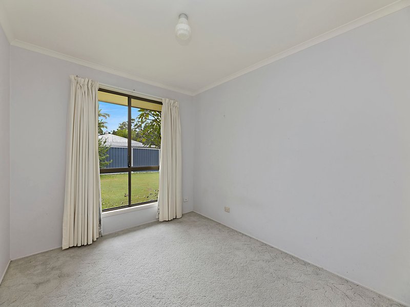 Photo - 28 Lurnea Crescent, Mountain Creek QLD 4557 - Image 9