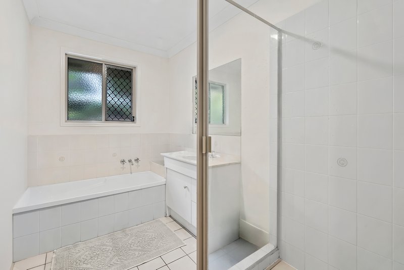 Photo - 28 Lyndhurst Grove, Tewantin QLD 4565 - Image 11