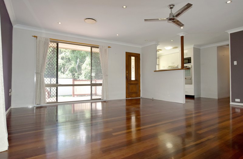 Photo - 28 Lyons Street, South Gladstone QLD 4680 - Image 4