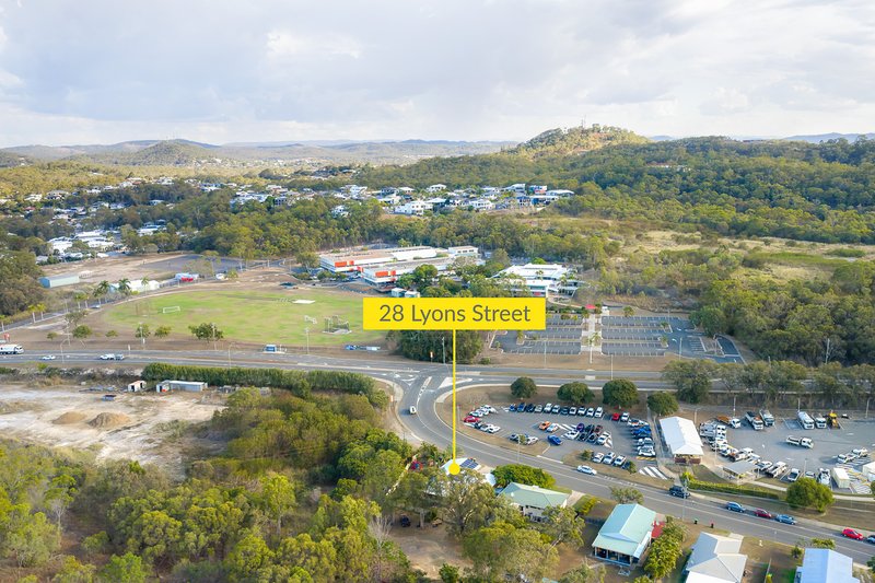 Photo - 28 Lyons Street, South Gladstone QLD 4680 - Image 3