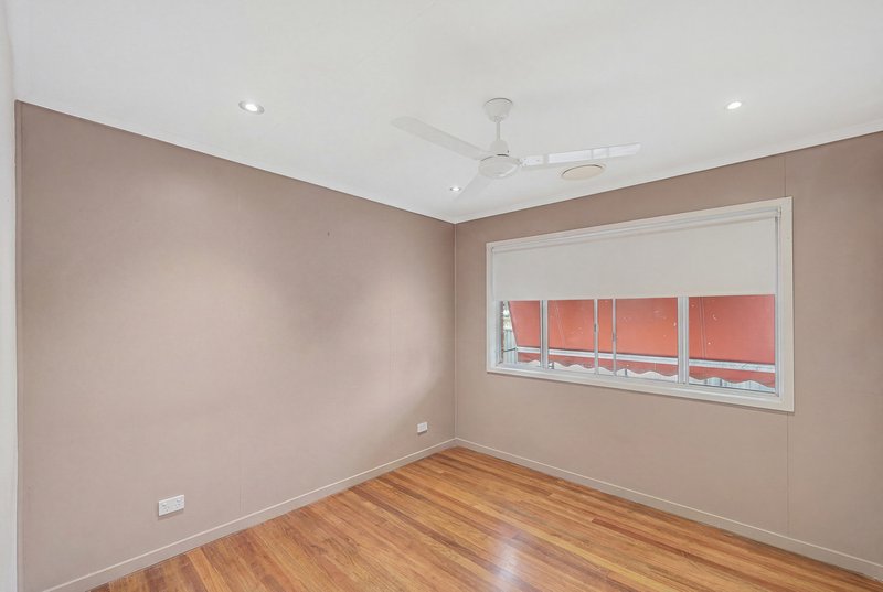 Photo - 28 Lyons Street, South Gladstone QLD 4680 - Image 10