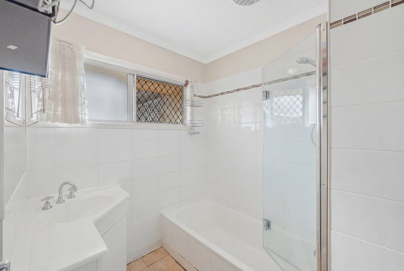 Photo - 28 Lyons Street, South Gladstone QLD 4680 - Image 11