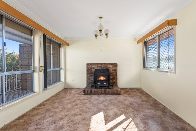 Photo - 28 Mackenzie Avenue, Mount Warrigal NSW 2528 - Image 4