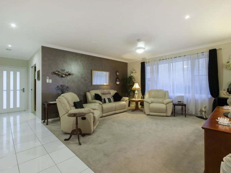 Photo - 28 Magnetic Terrace, North Lakes QLD 4509 - Image 4