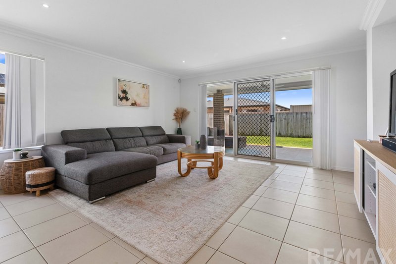 Photo - 28 Maree Place, Redland Bay QLD 4165 - Image 12