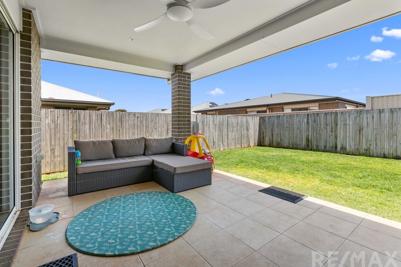 Photo - 28 Maree Place, Redland Bay QLD 4165 - Image 17