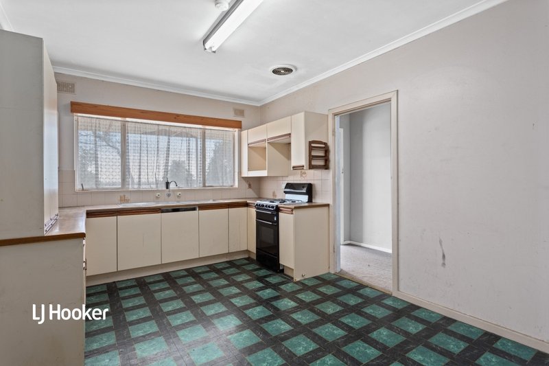 Photo - 28 Margaret Street, Para Hills SA 5096 - Image 3