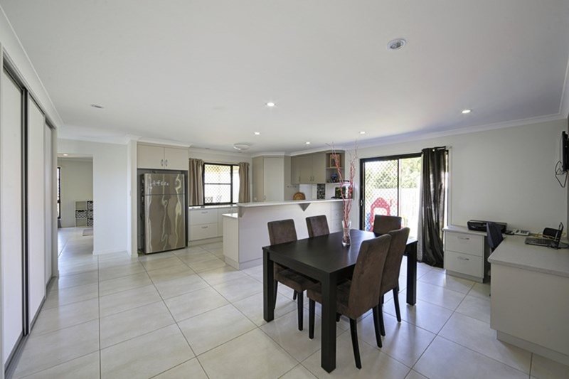 Photo - 28 Mary Fox Street, Innes Park QLD 4670 - Image 4