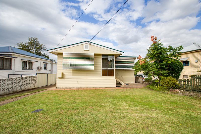 Photo - 28 Mcgrath Lane, Booval QLD 4304 - Image 2