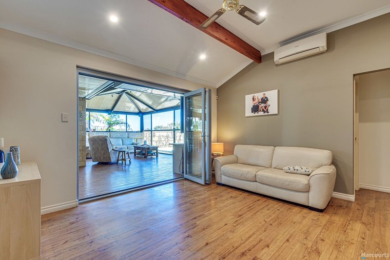 Photo - 28 Meadowbrook Promenade, Currambine WA 6028 - Image 10