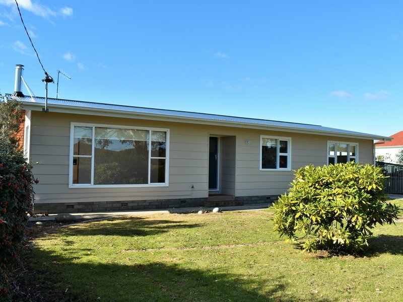 Photo - 28 Medeas Cove Esplanade, St Helens TAS 7216 - Image 3