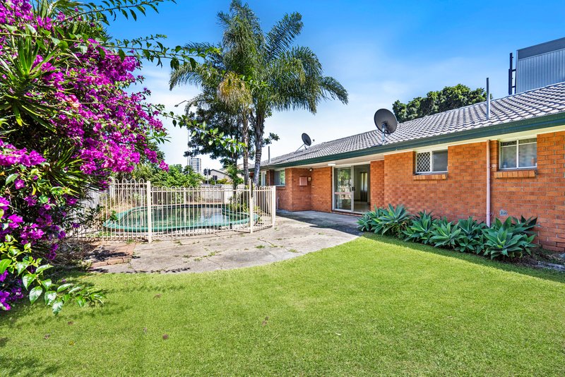 Photo - 28 Melody Street, Mermaid Waters QLD 4218 - Image 27