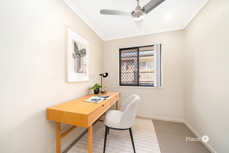 Photo - 28 Miers Crescent, Murrumba Downs QLD 4503 - Image 3
