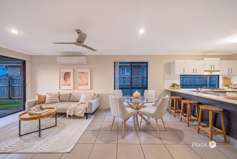 Photo - 28 Miers Crescent, Murrumba Downs QLD 4503 - Image 4