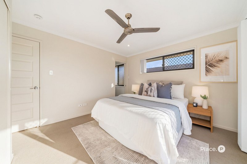 Photo - 28 Miers Crescent, Murrumba Downs QLD 4503 - Image 12