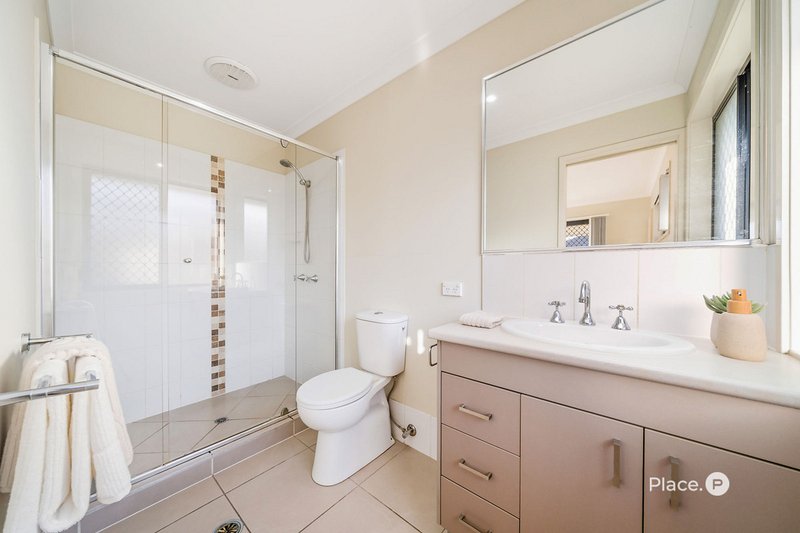 Photo - 28 Miers Crescent, Murrumba Downs QLD 4503 - Image 13