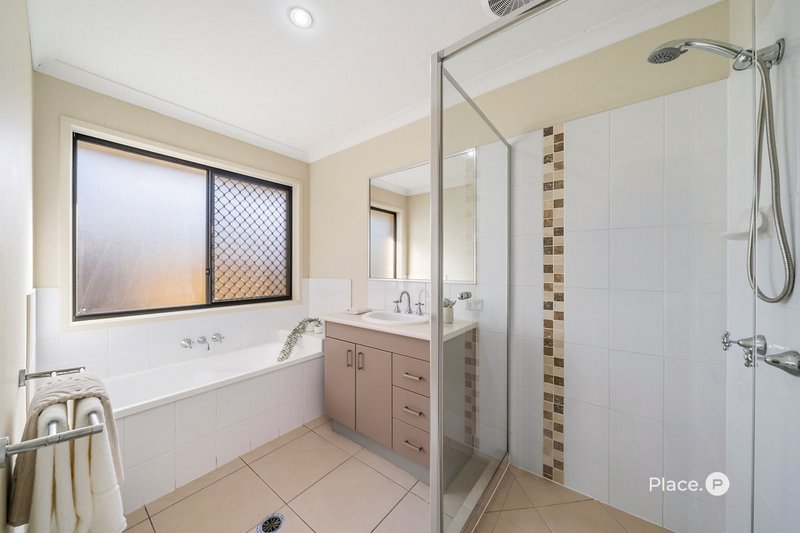 Photo - 28 Miers Crescent, Murrumba Downs QLD 4503 - Image 15