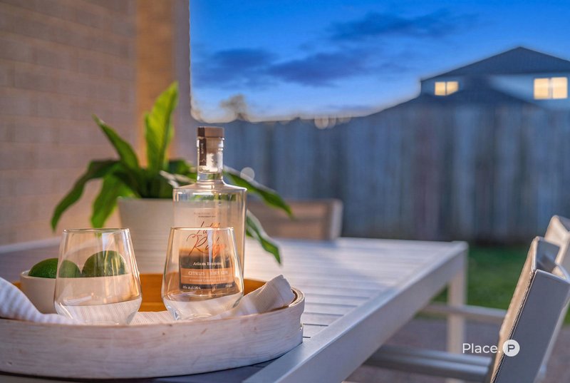 Photo - 28 Miers Crescent, Murrumba Downs QLD 4503 - Image 19