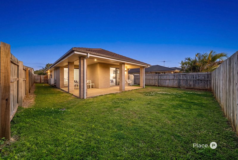 Photo - 28 Miers Crescent, Murrumba Downs QLD 4503 - Image 23