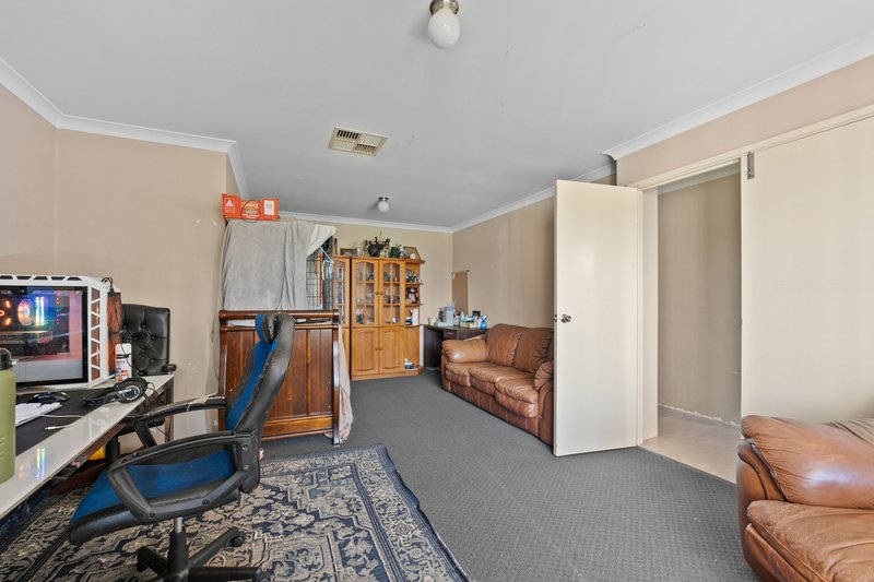 Photo - 28 Montilla Crescent, Port Kennedy WA 6172 - Image 4