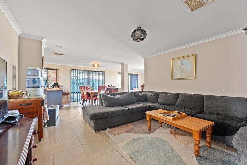 Photo - 28 Montilla Crescent, Port Kennedy WA 6172 - Image 11