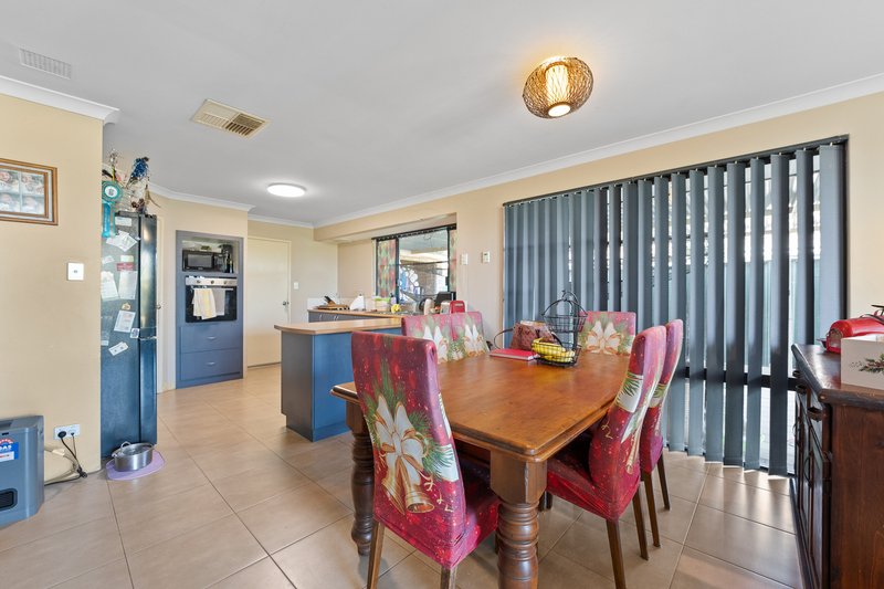Photo - 28 Montilla Crescent, Port Kennedy WA 6172 - Image 14