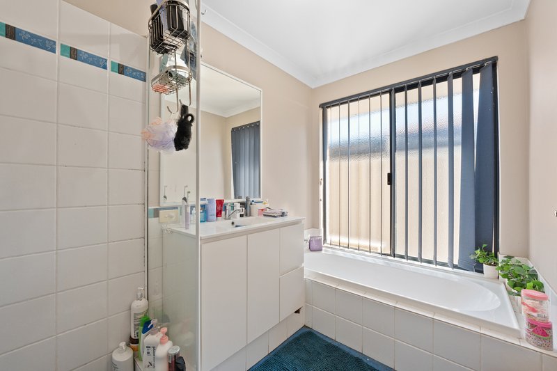 Photo - 28 Montilla Crescent, Port Kennedy WA 6172 - Image 25