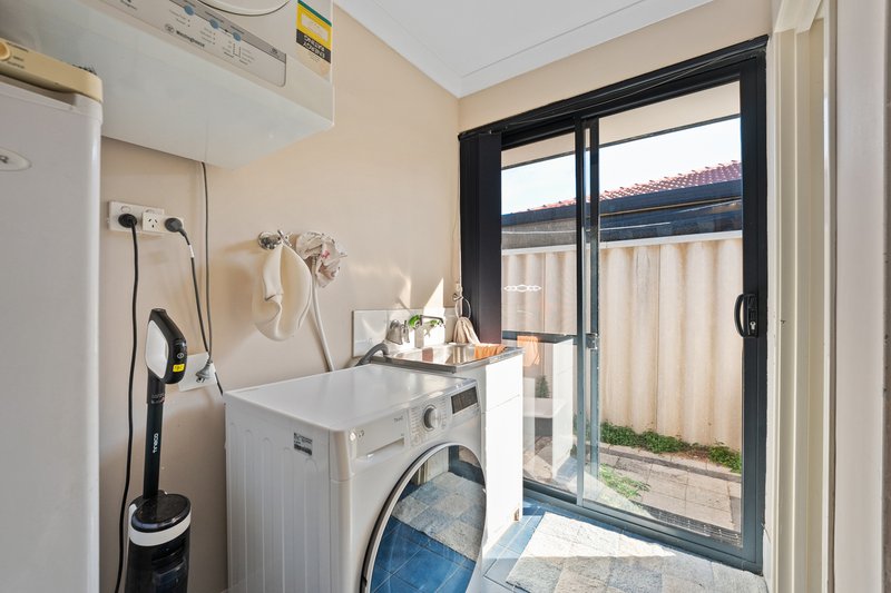 Photo - 28 Montilla Crescent, Port Kennedy WA 6172 - Image 26