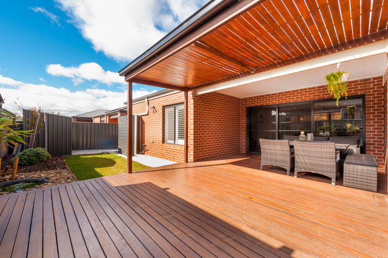 Photo - 28 Moore Drive, Fraser Rise VIC 3336 - Image 17