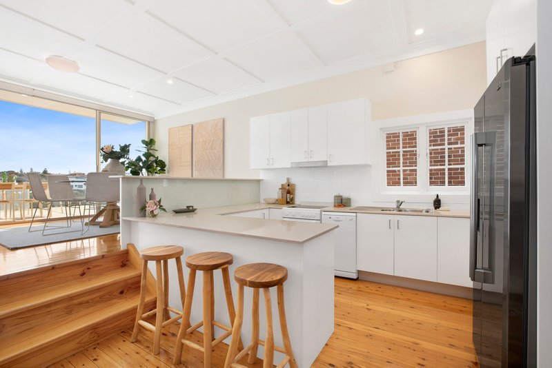 Photo - 28 Moore Street, Coogee NSW 2034 - Image 4