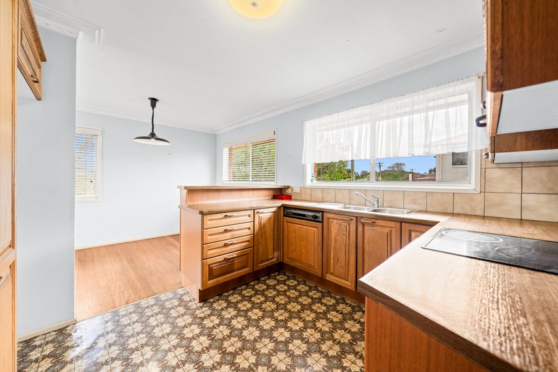 Photo - 28 Moorgate Street, Macgregor QLD 4109 - Image 6