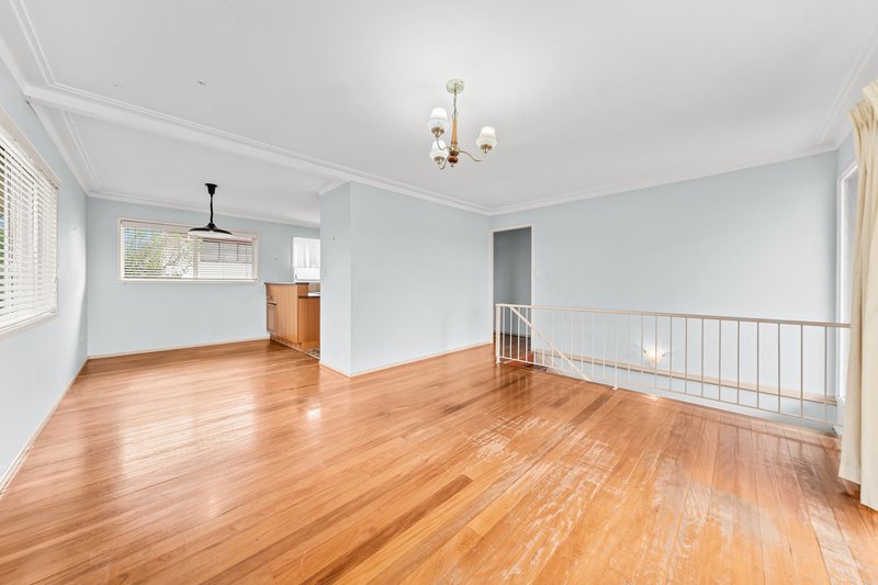 Photo - 28 Moorgate Street, Macgregor QLD 4109 - Image 8