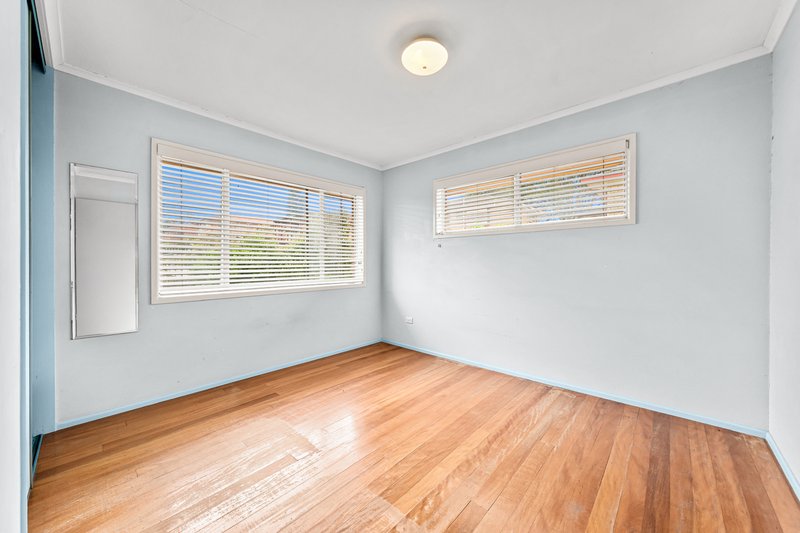 Photo - 28 Moorgate Street, Macgregor QLD 4109 - Image 11
