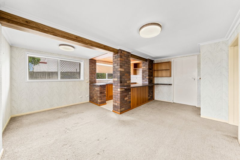 Photo - 28 Moorgate Street, Macgregor QLD 4109 - Image 12