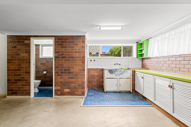 Photo - 28 Moorgate Street, Macgregor QLD 4109 - Image 14